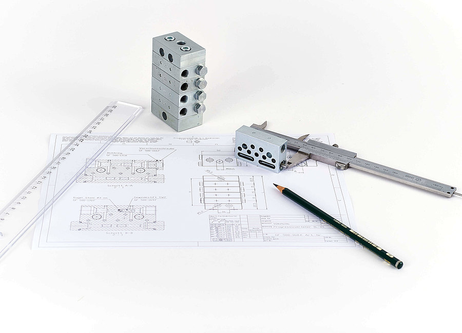 [Translate to English:] Die Lupeg GmbH bietet Produkte und Dienstleitungen rund um die Zentralschmiertechnik und Dosiertechnik