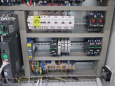 Schaltschrank innen